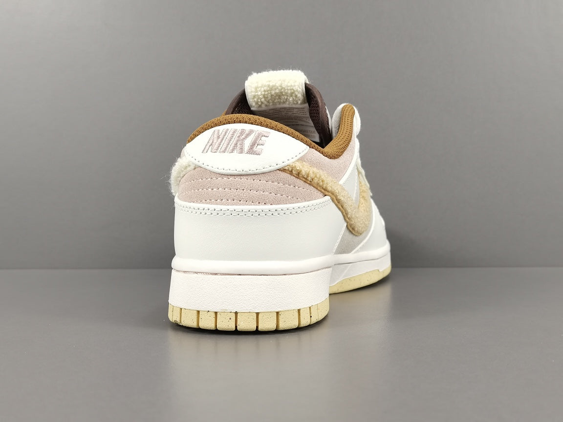 Nike Dunk LOW Year of the Rabbit