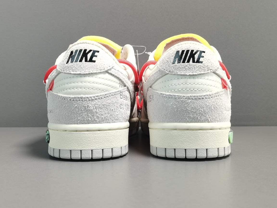 Nike Off white X Dunk Low lot 33 of 50