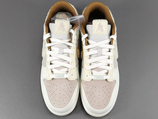 Nike Dunk LOW Year of the Rabbit