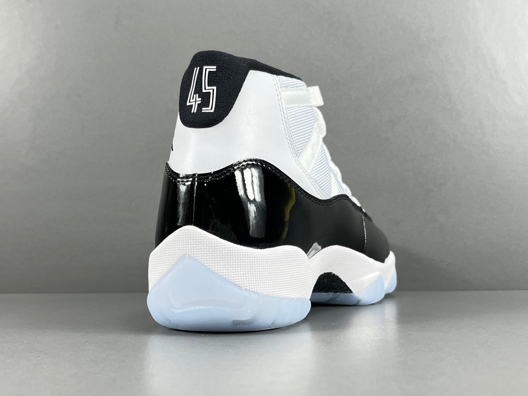 Air Jordan 11 Concord