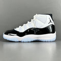 Air Jordan 11 Concord