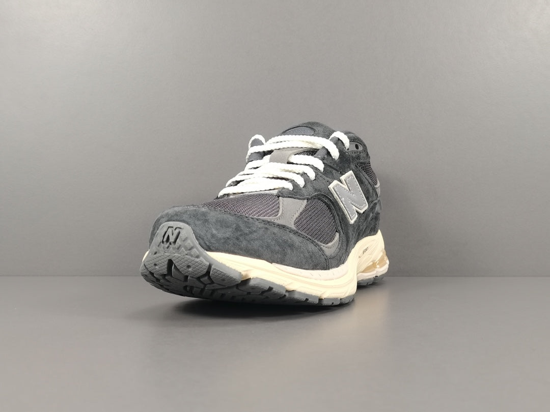 New Balance 2002R