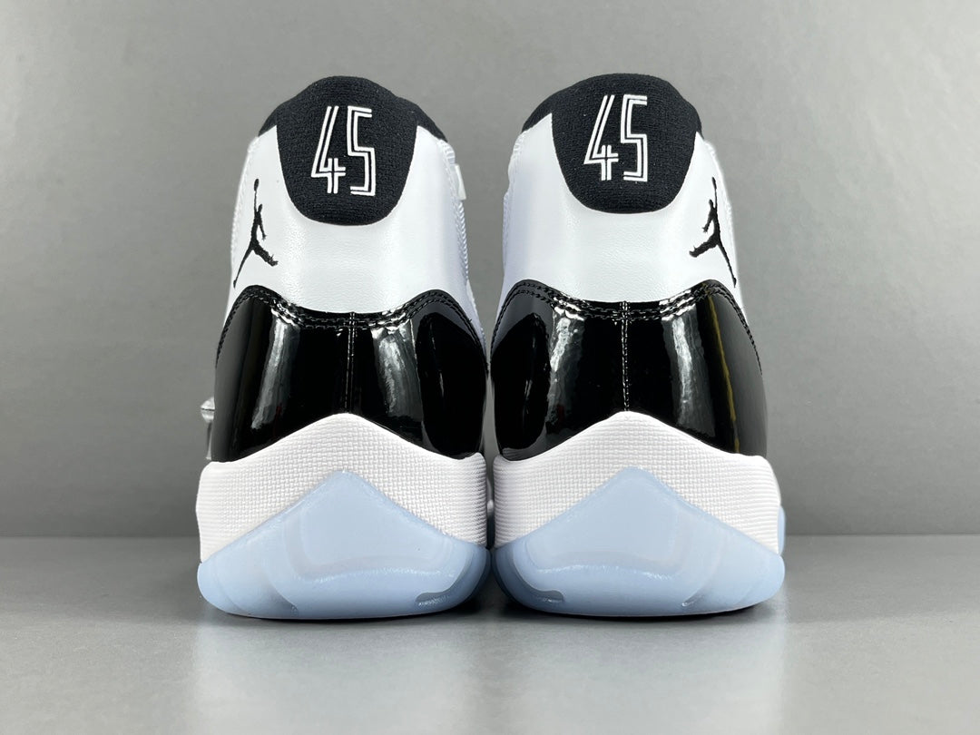 Air Jordan 11 Concord