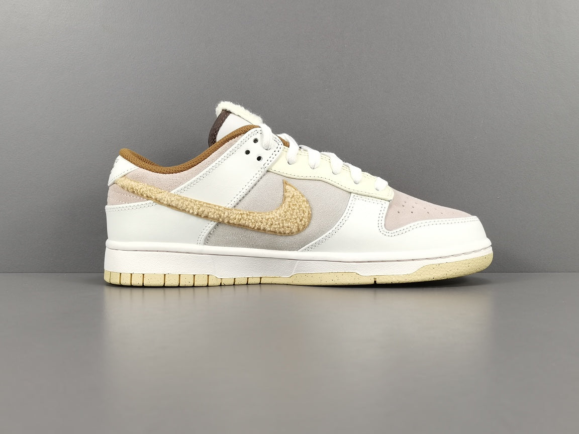 Nike Dunk LOW Year of the Rabbit