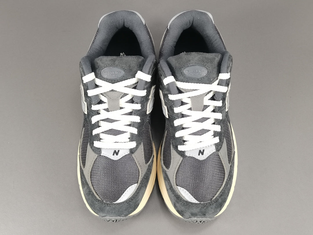 New Balance 2002R