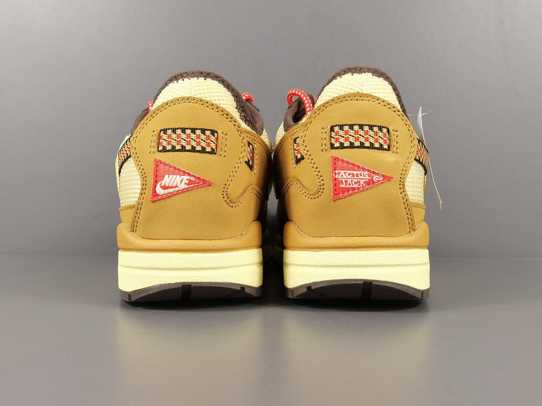 Nike Air max 1 X Travis Scott Saturn Gold